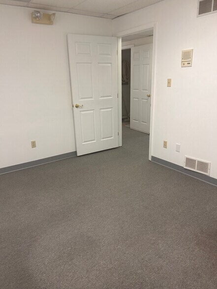 More Photos Of 19 W Bel Air Ave, Aberdeen Storefront For Lease