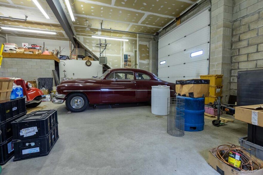 More Photos Of 170 E Main St, Milford Auto Repair For Sale