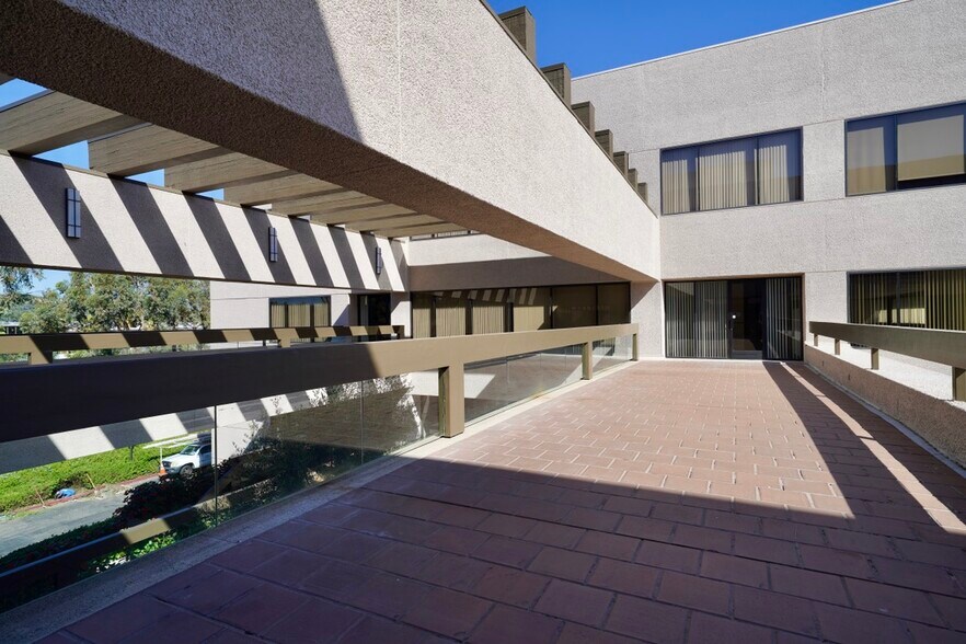 More Photos Of 27261 Las Ramblas, Mission Viejo Office For Lease