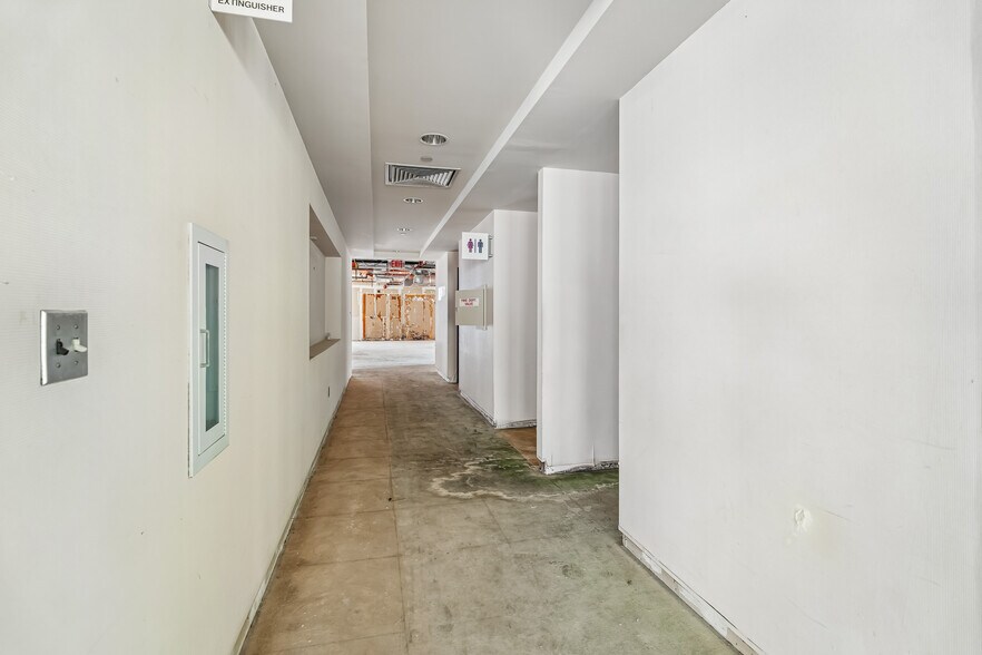 More Photos Of 1000 Sylvan Ave, Englewood Cliffs Office For Sale