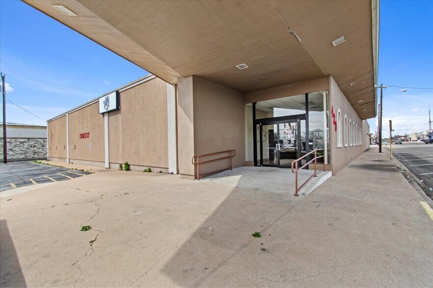 Primary Photo Of 420 E Ave C, Killeen Freestanding For Lease