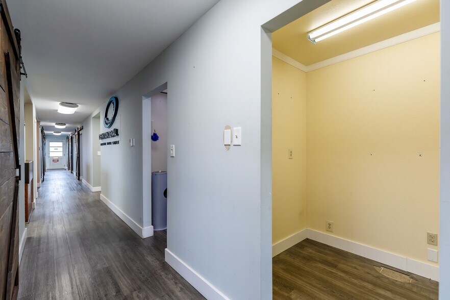 More Photos Of 12850 SW Canyon Rd, Beaverton Medical For Lease