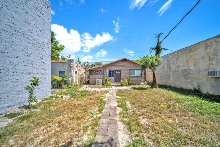 More Photos Of 2135-2237 Washington St, Hollywood Apartments For Sale