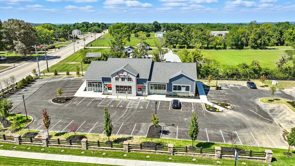 More Photos Of 1330 N Bend Rd, Hebron Storefront For Lease