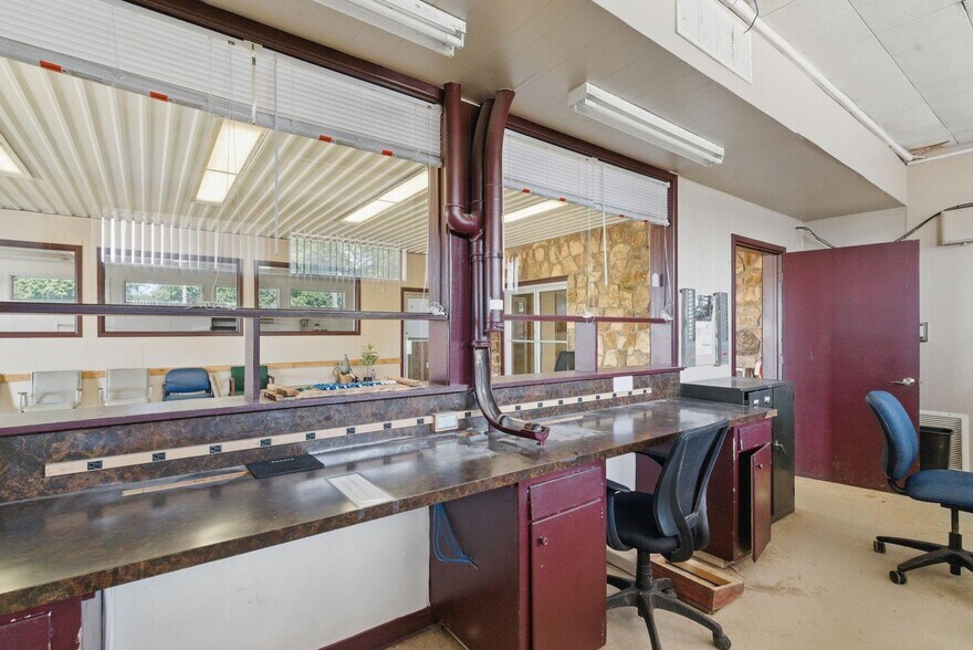 More Photos Of 2316 Marlin hwy, Waco Industrial For Sale
