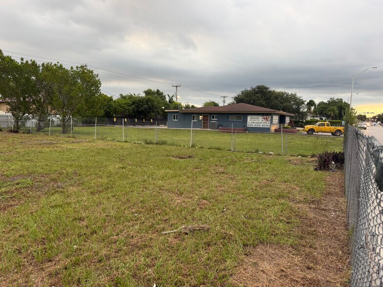 More Photos Of 291 W 49th St, Hialeah Land For Lease