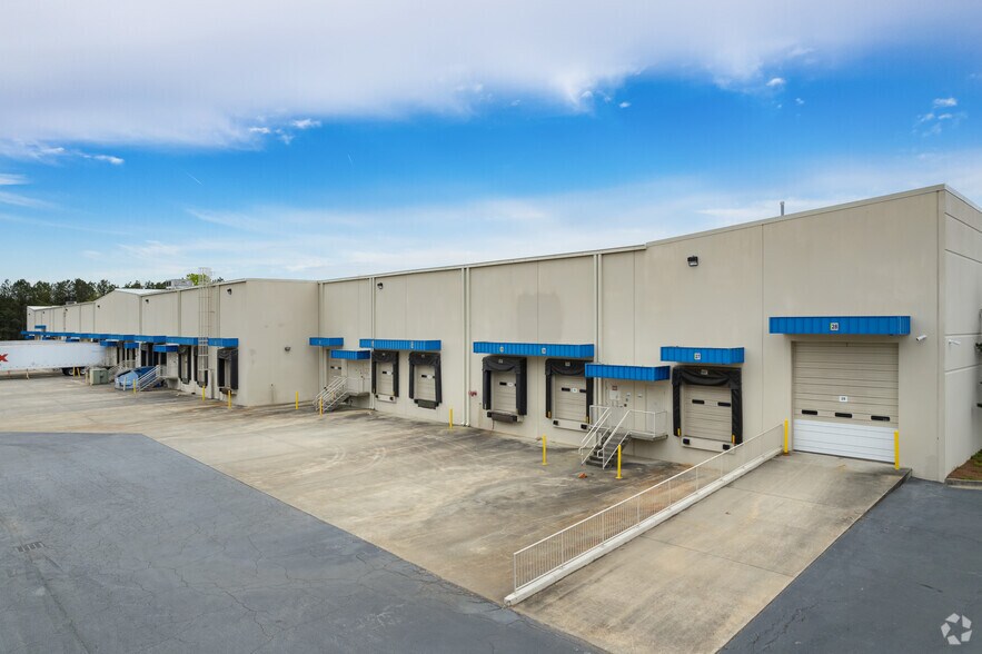 More Photos Of 7000 Highlands Pky SE, Smyrna Warehouse For Lease