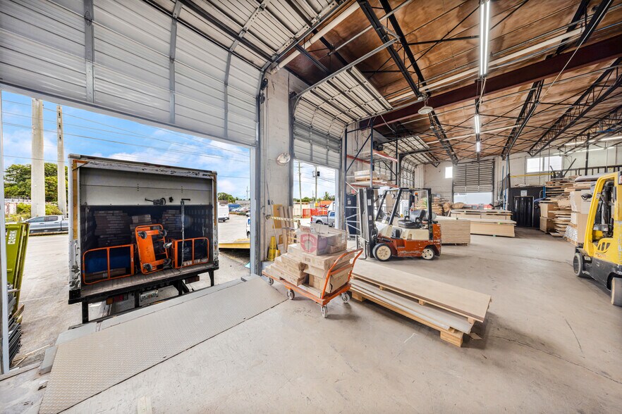 More Photos Of 7955 W 20th Ave, Hialeah Warehouse For Sale