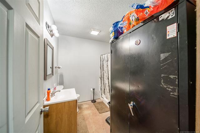 More Photos Of 16382 E Highway 20, Claremore Office Residential For Lease