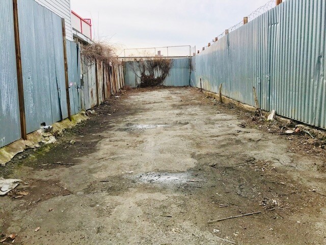 More Photos Of 202 Sheffield Ave, Brooklyn Land For Lease