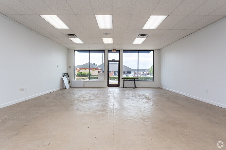 More Photos Of 1701 Rollins Way, Columbus Freestanding For Sale