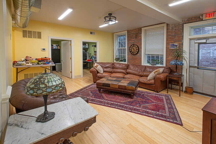 More Photos Of 270 Pleasant St, Northampton Office For Sale