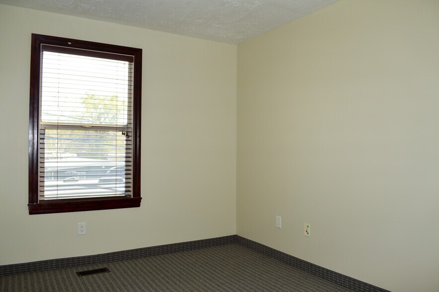 More Photos Of 460 E 1000 N, North Salt Lake Office Residential For Lease
