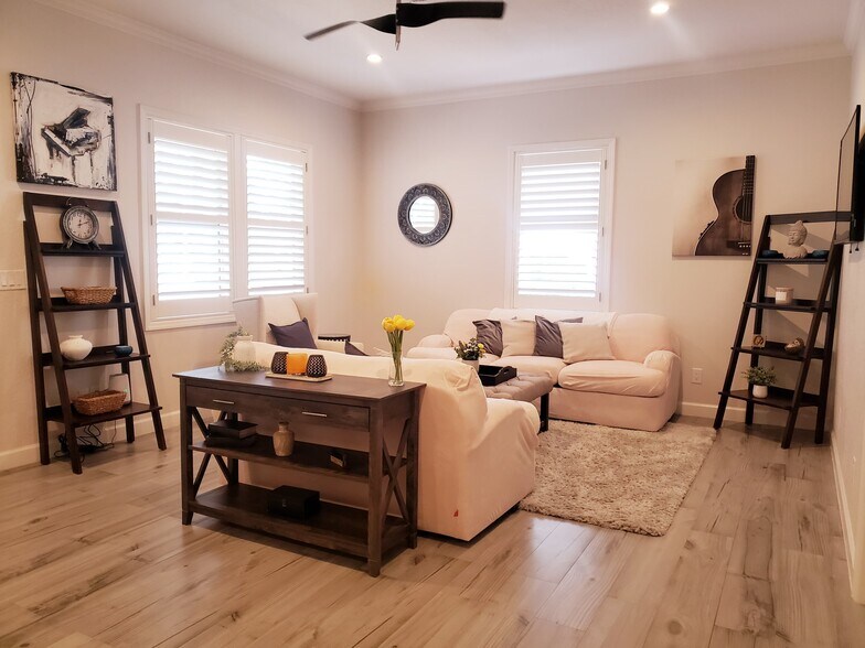 More Photos Of 10910 Ruden Rd, North Fort Myers Specialty For Sale