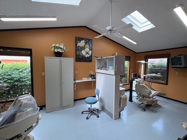 More Photos Of 127 S Stewart St, Bremen Office For Sale