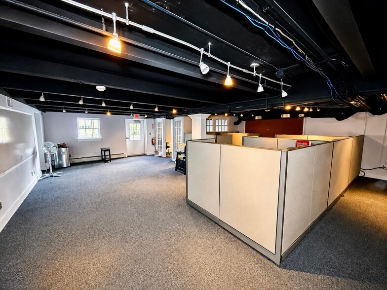 More Photos Of 102 Washington St, Manlius Office For Sale