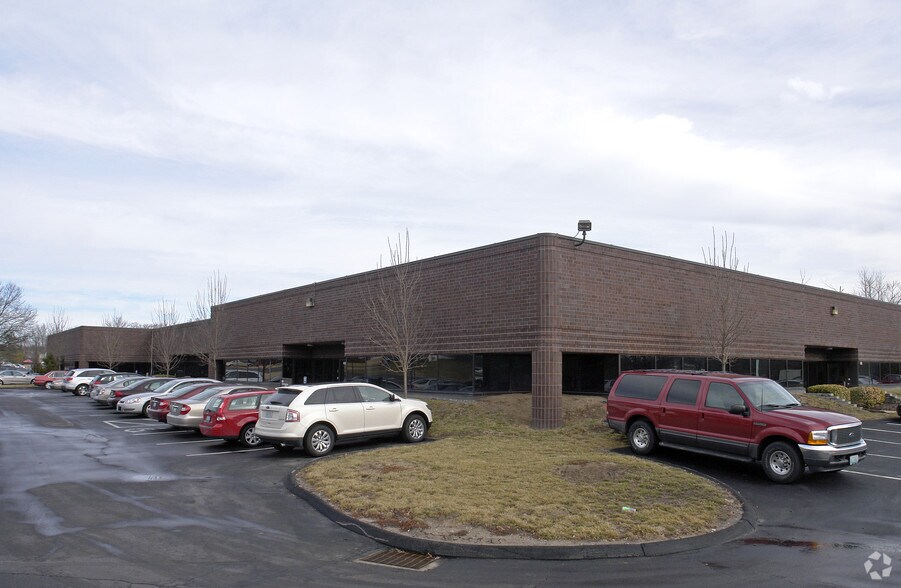 More Photos Of 307-371 Consort Dr, Manchester Flex For Lease