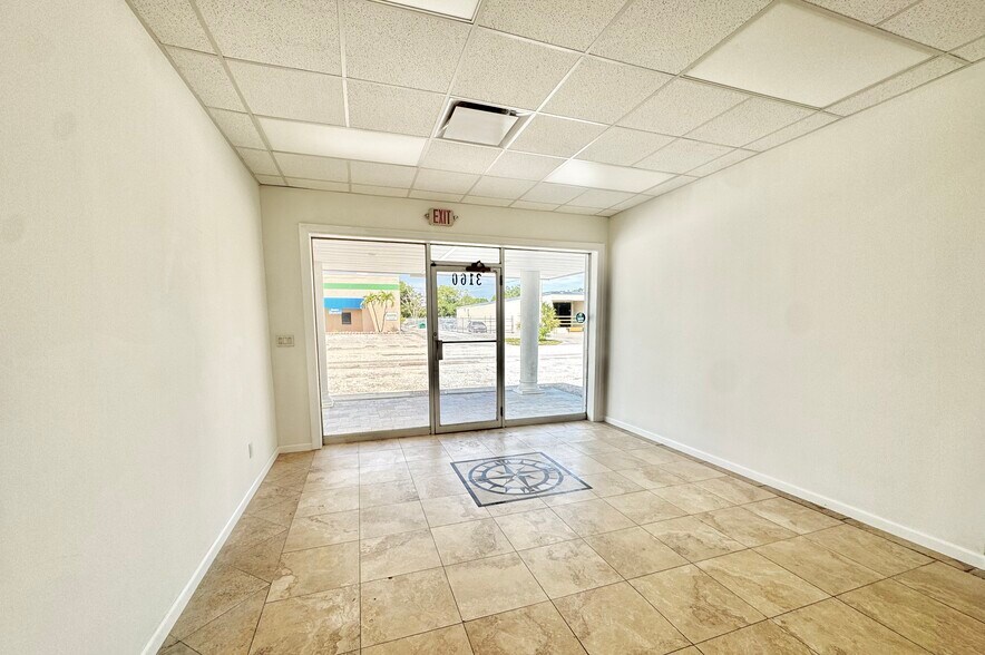 More Photos Of 3160 N 46th Ave, Saint Petersburg Warehouse For Sale
