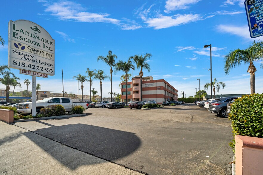 More Photos Of 9535 Reseda Blvd, Northridge Medical For Lease