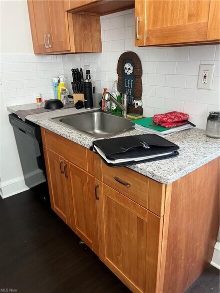 More Photos Of 5521 W 48th St, Parma Apartments For Sale