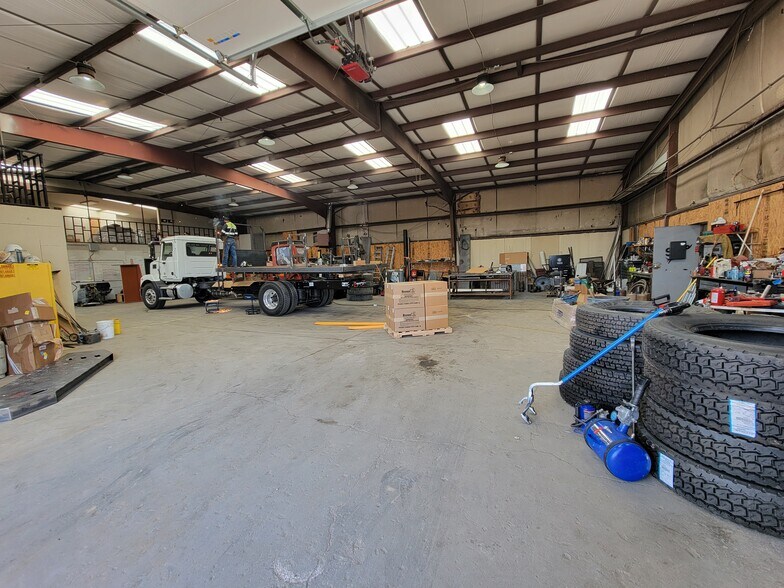 More Photos Of 5930 Paonia Ct, Colorado Springs Warehouse For Lease