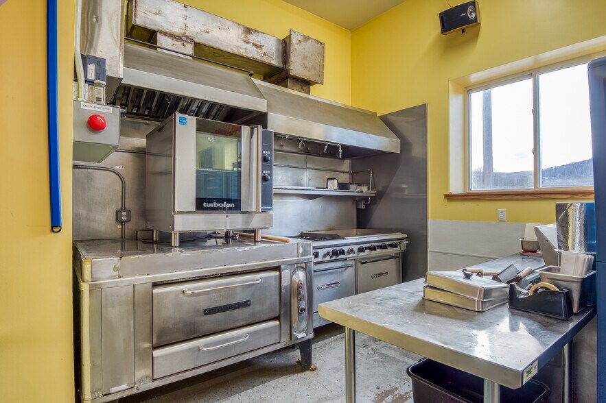 More Photos Of 206 Main St, Berlin Office For Sale