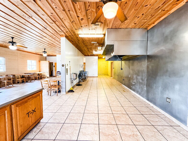 More Photos Of 115 E 8th St, Cisco Restaurant For Sale