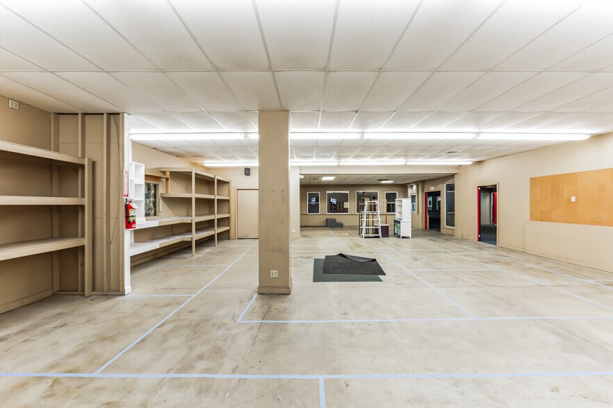 More Photos Of 65 E Fayette St, Uniontown Showroom For Sale