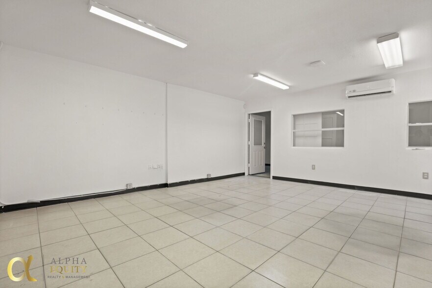 More Photos Of 5497 Benchmark Ln, Sanford Warehouse For Lease