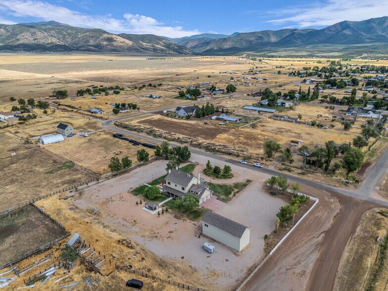 More Photos Of 135 E 200 N, Kanosh Hospitality For Sale