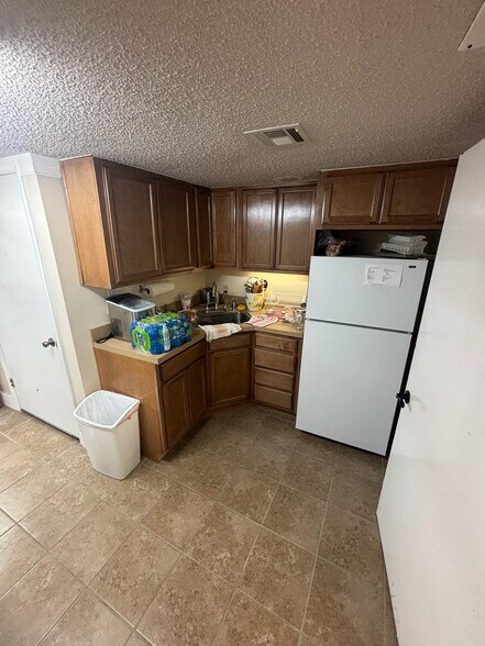 More Photos Of 1010 W Main St, Collinsville Storefront Retail Office For Sale