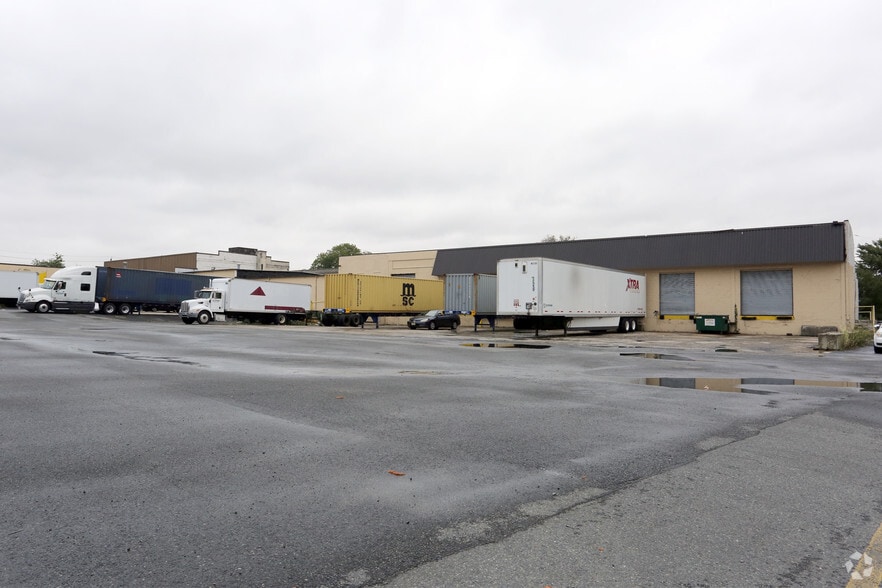 More Photos Of 405 Blair Rd, Avenel Warehouse For Lease