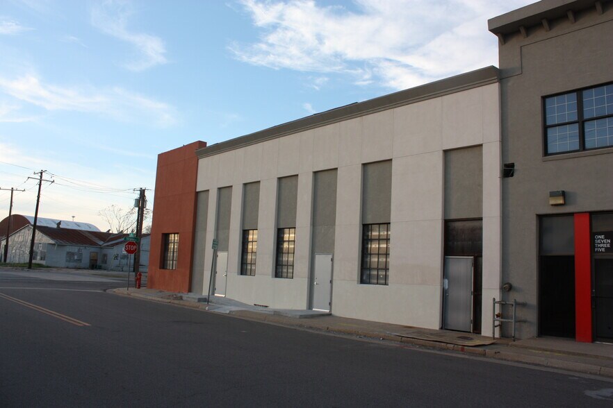 More Photos Of 1737 NW 5th St, Oklahoma City Warehouse For Sale