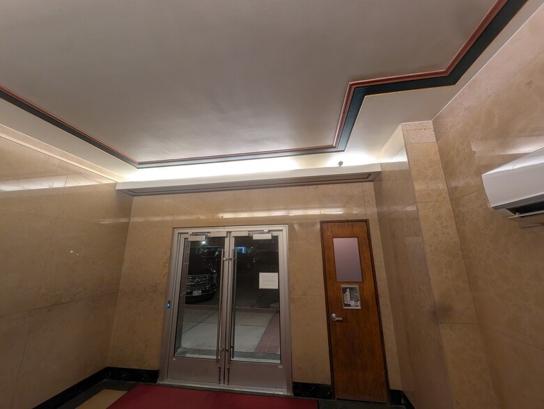 More Photos Of 219 N Main St, Bryan Office For Lease