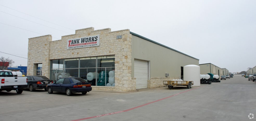 More Photos Of 1748 N Main St, Cleburne Unknown For Lease