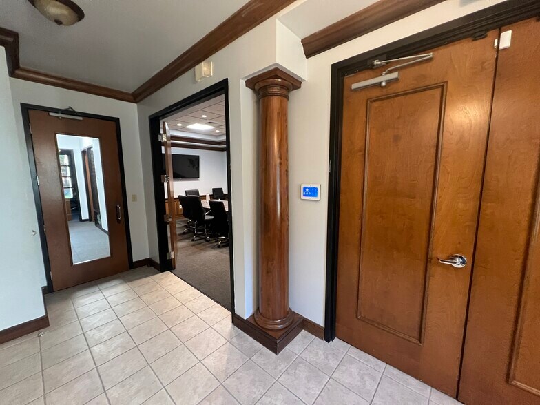 More Photos Of 3410 Henderson Blvd W, Tampa Office For Lease