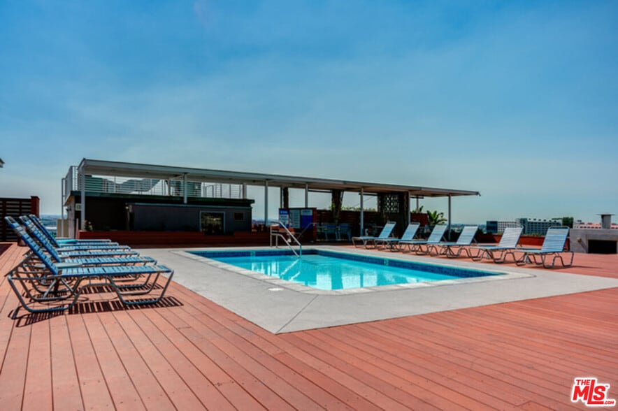 More Photos Of 1855 Industrial St, Los Angeles Apartments For Sale