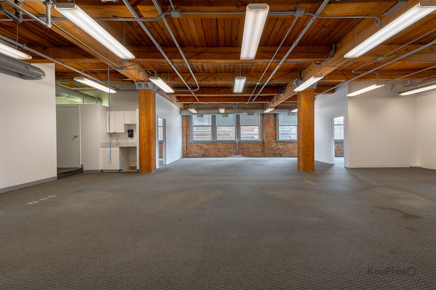 More Photos Of 921 W Van Buren St, Chicago Office Residential For Sale