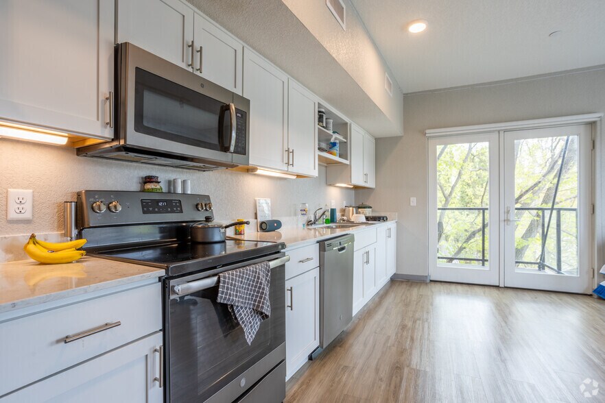 More Photos Of 200 W 1st St, Cedar Falls Apartments For Lease