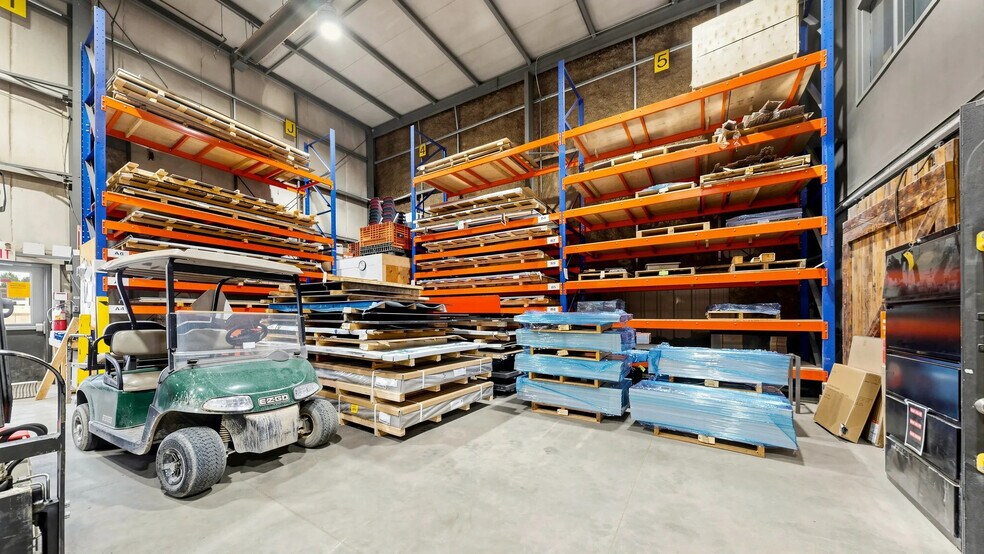 More Photos Of 124 Main St, Woodstock Manufacturing For Sale
