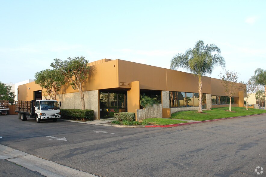 More Photos Of 16620 Aston St, Irvine Warehouse For Sale