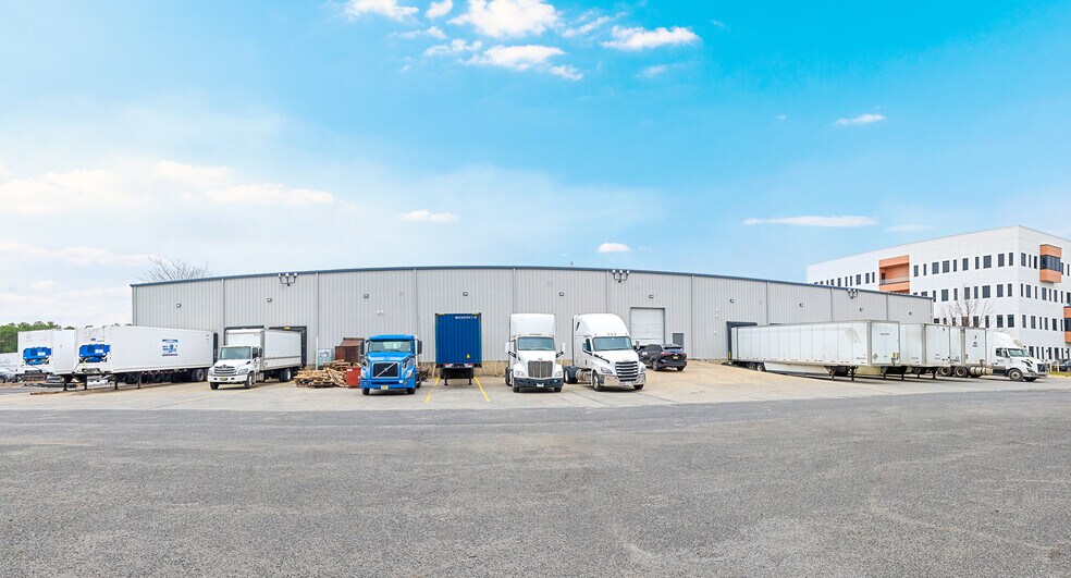 More Photos Of 475 Oberlin Ave S, Lakewood Warehouse For Lease