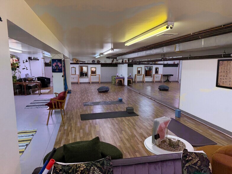 More Photos Of 73 Canal St, Millbury Showroom For Lease