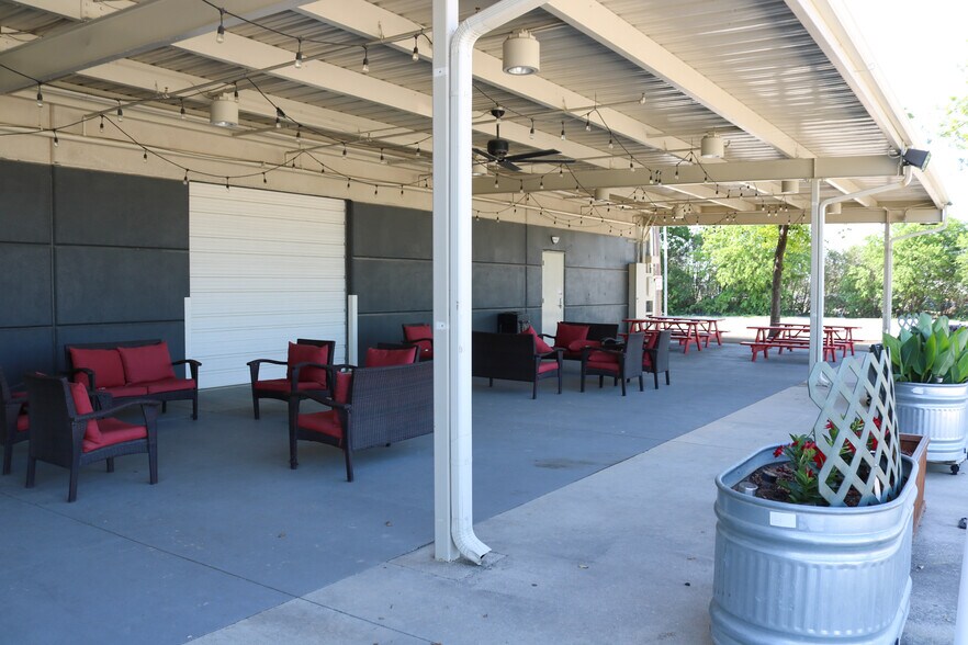 More Photos Of 8531 W Loop 1604 N, San Antonio Office For Sale