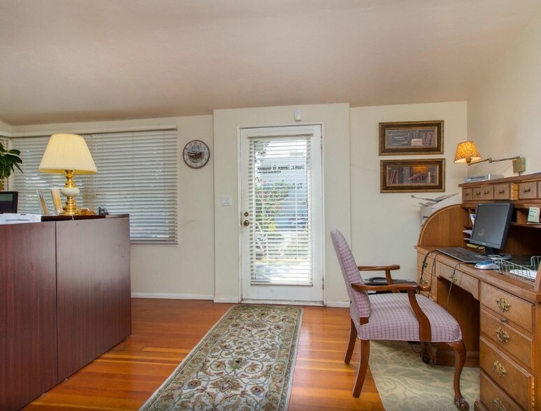 More Photos Of 315 N Vine St, Fallbrook Office For Sale
