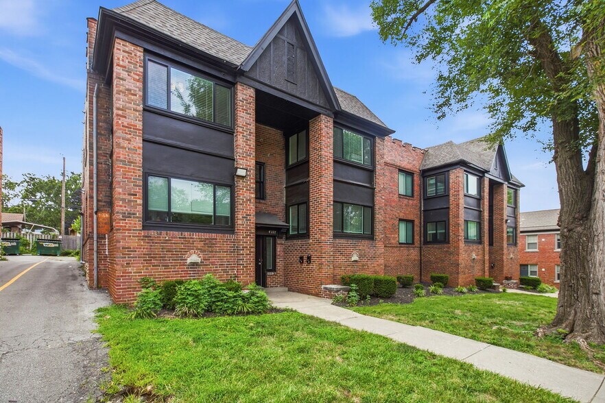 More Photos Of 4335 Mercier St, Kansas City Multifamily For Sale