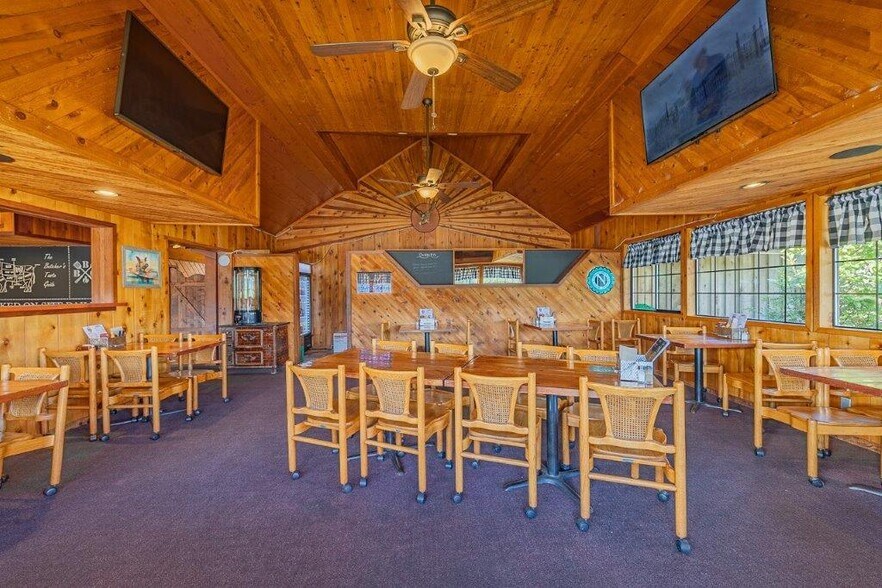 More Photos Of 3030 Oregon Ave, Bandon Restaurant For Sale