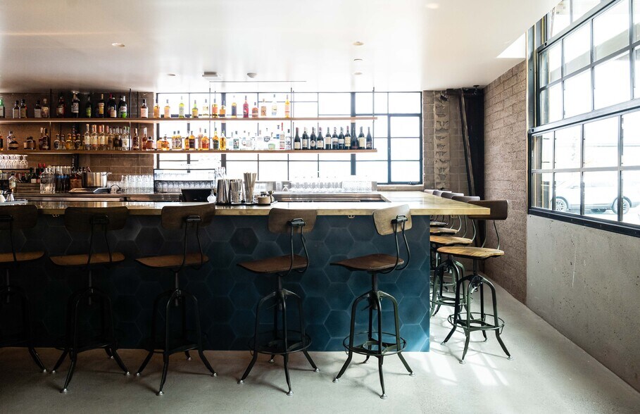 More Photos Of 2419-2425 Michigan Ave, Santa Monica Loft Creative Space For Lease