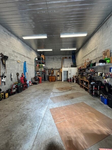 More Photos Of 615-635 NW Biltmore Street, Port Saint Lucie Warehouse For Sale