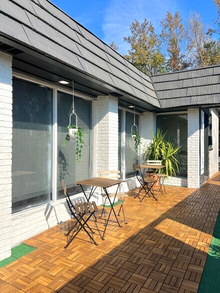 More Photos Of 542464 US Highway 1, Callahan Storefront Retail Office For Lease